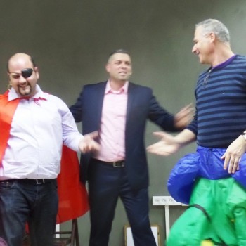 אמן בידור וחושים